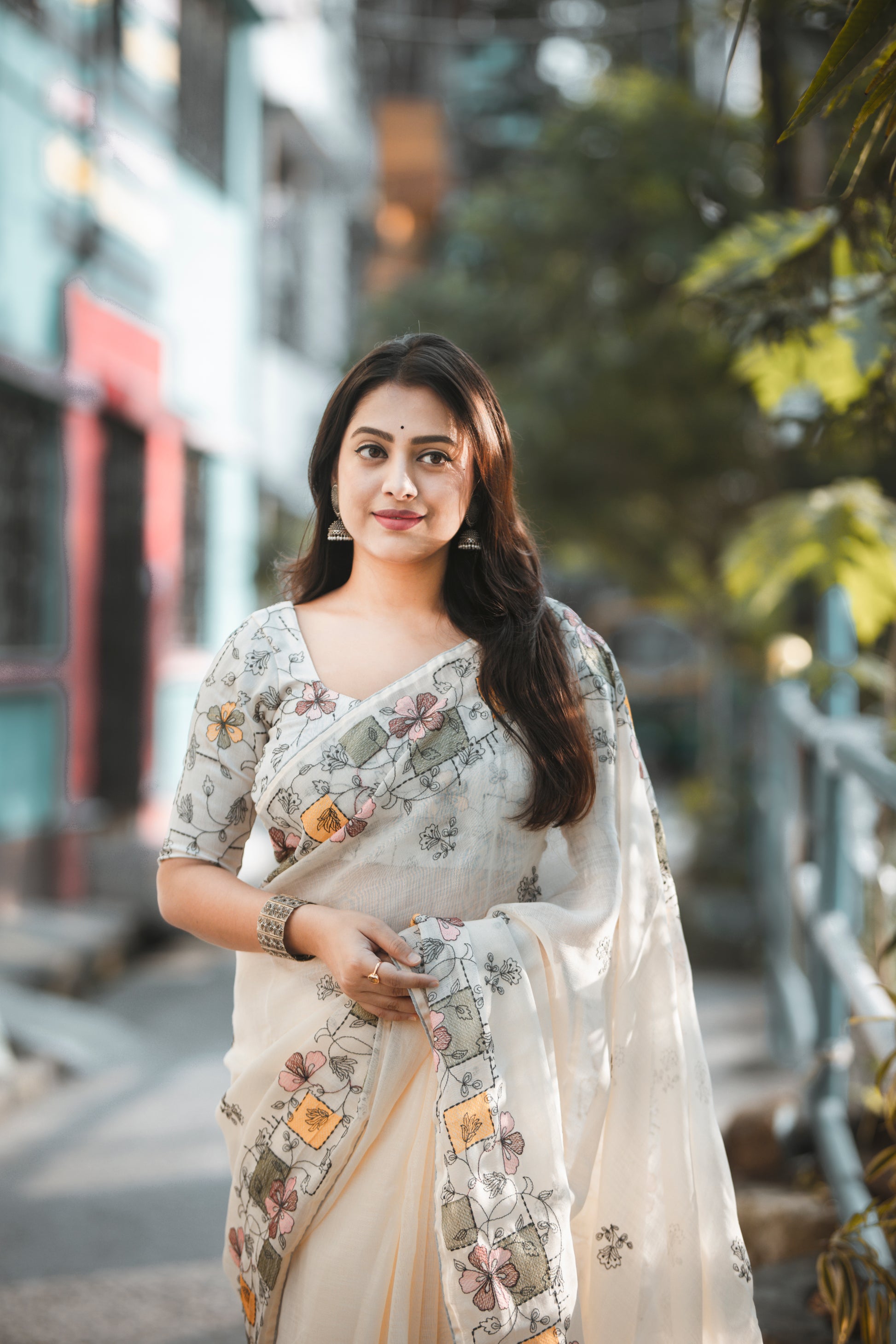 Pencil Linen Saree with Embroidery & Rich Pallu