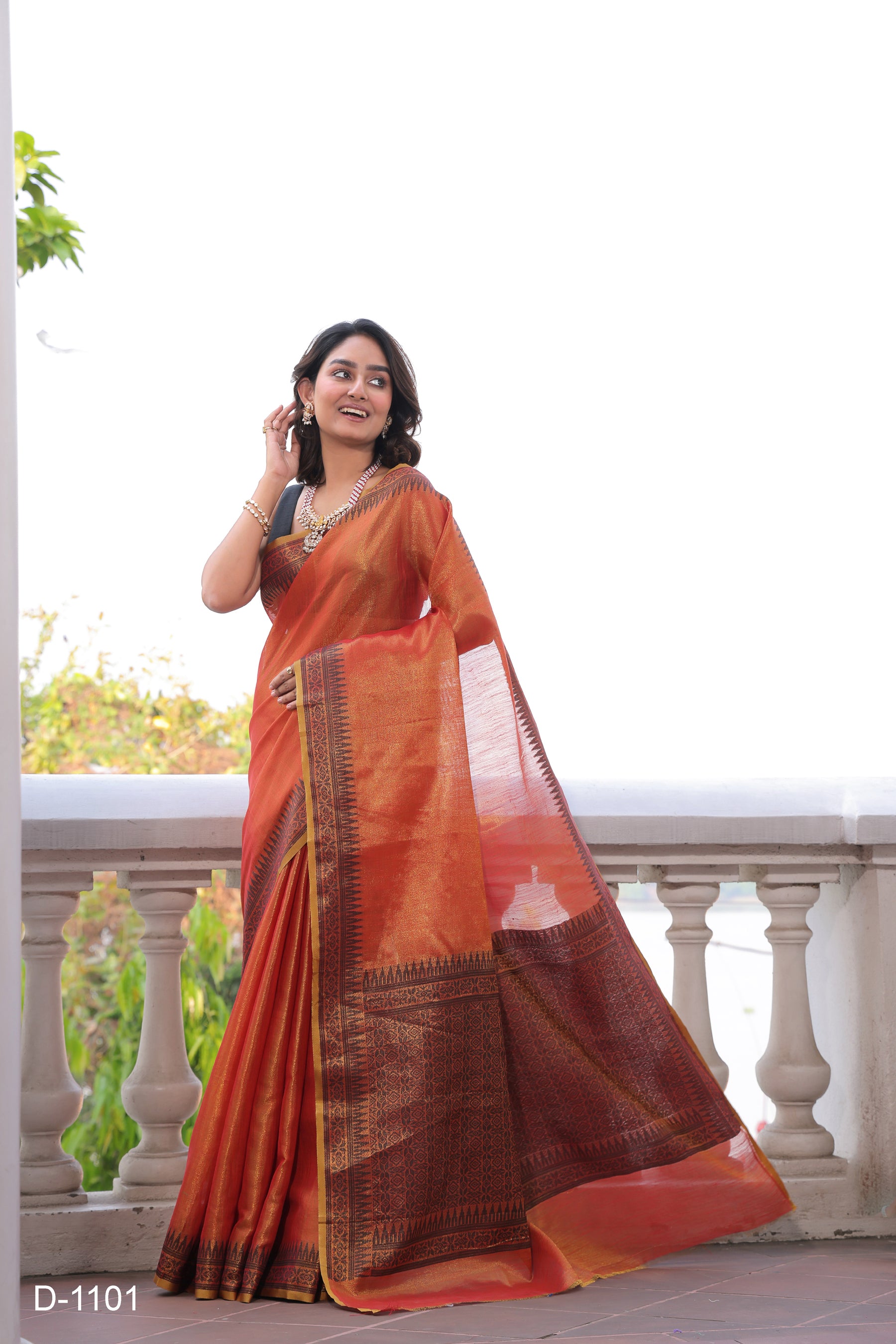 Linen Tissue Silk Saree with Handloom Style Pallu & Weaving Border
