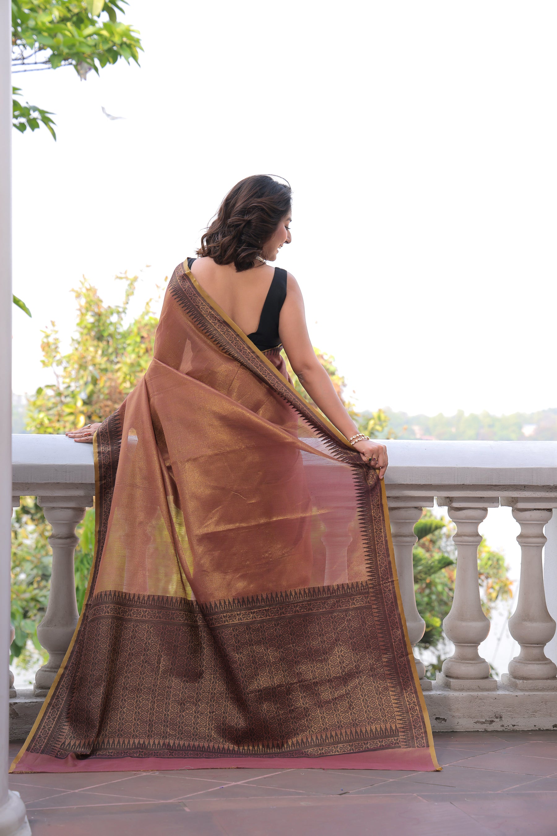Linen Tissue Silk Saree with Handloom Style Pallu & Weaving Border