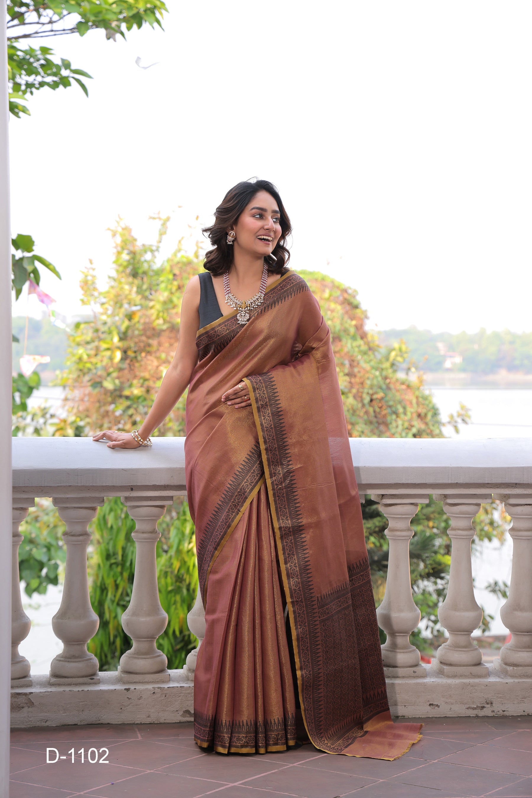Linen Tissue Silk Saree with Handloom Style Pallu & Weaving Border