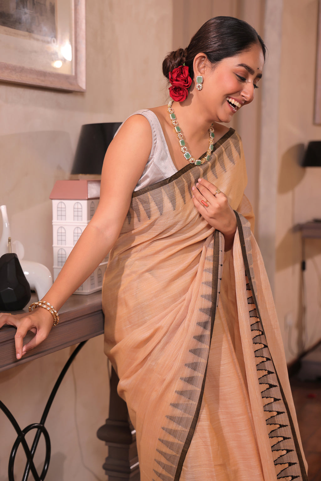 Rupashri Pure Linen Saree