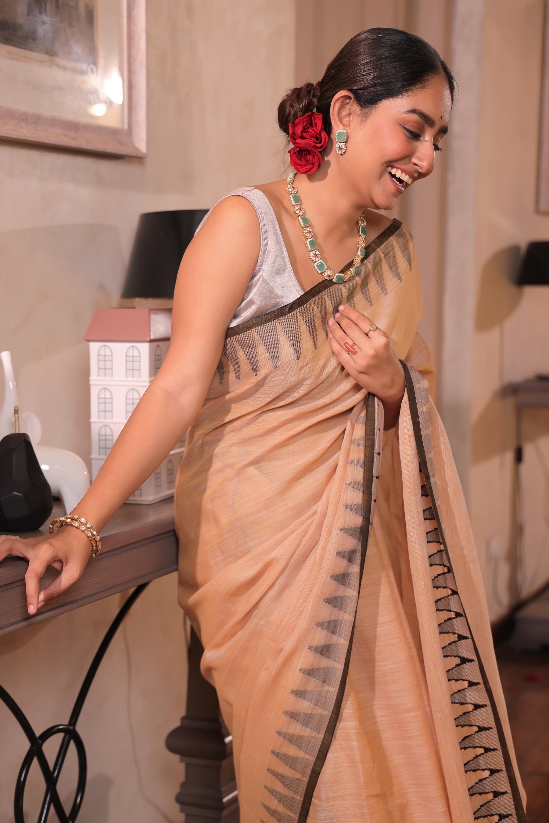 Rupashri Pure Linen Saree