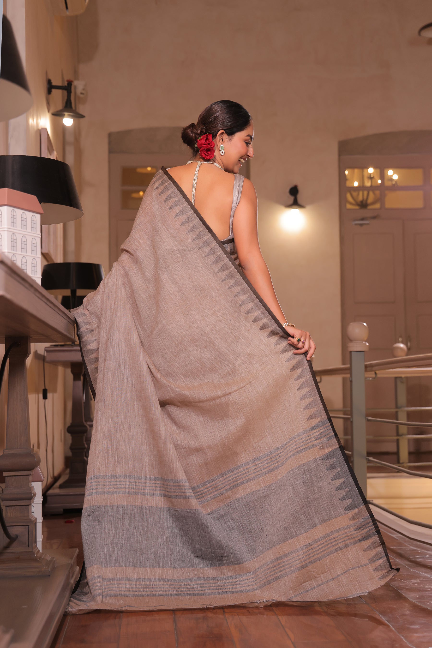 Rupashri Pure Linen Saree