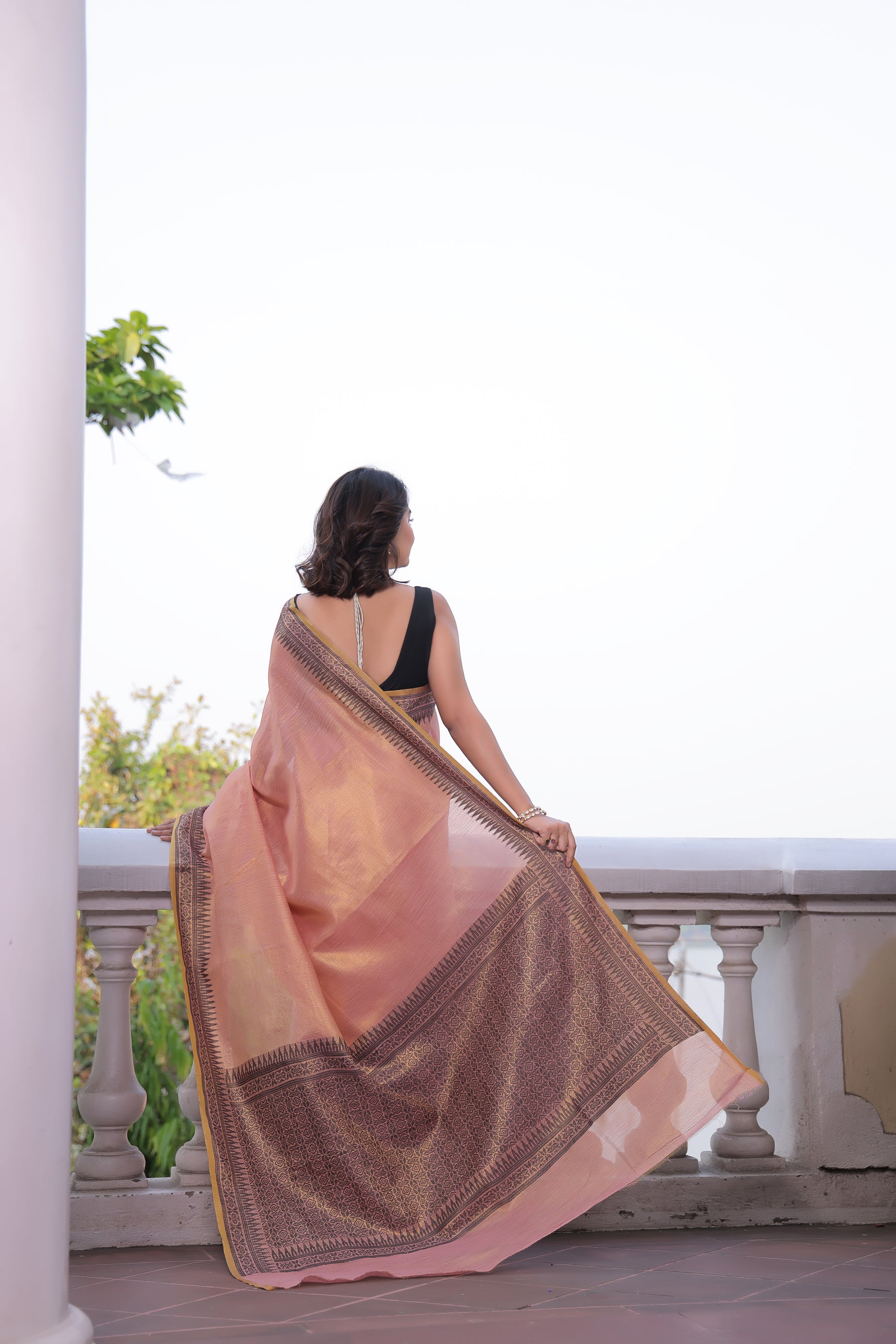 Linen Tissue Silk Saree with Handloom Style Pallu & Weaving Border