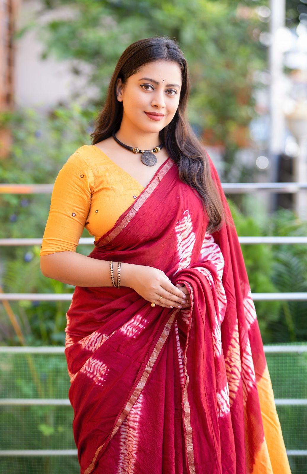 Premium Pure Chanderi Cotton Shibori Saree | Tie-Dye Red Saree with Contrast Blouse & Aari Mirror Work