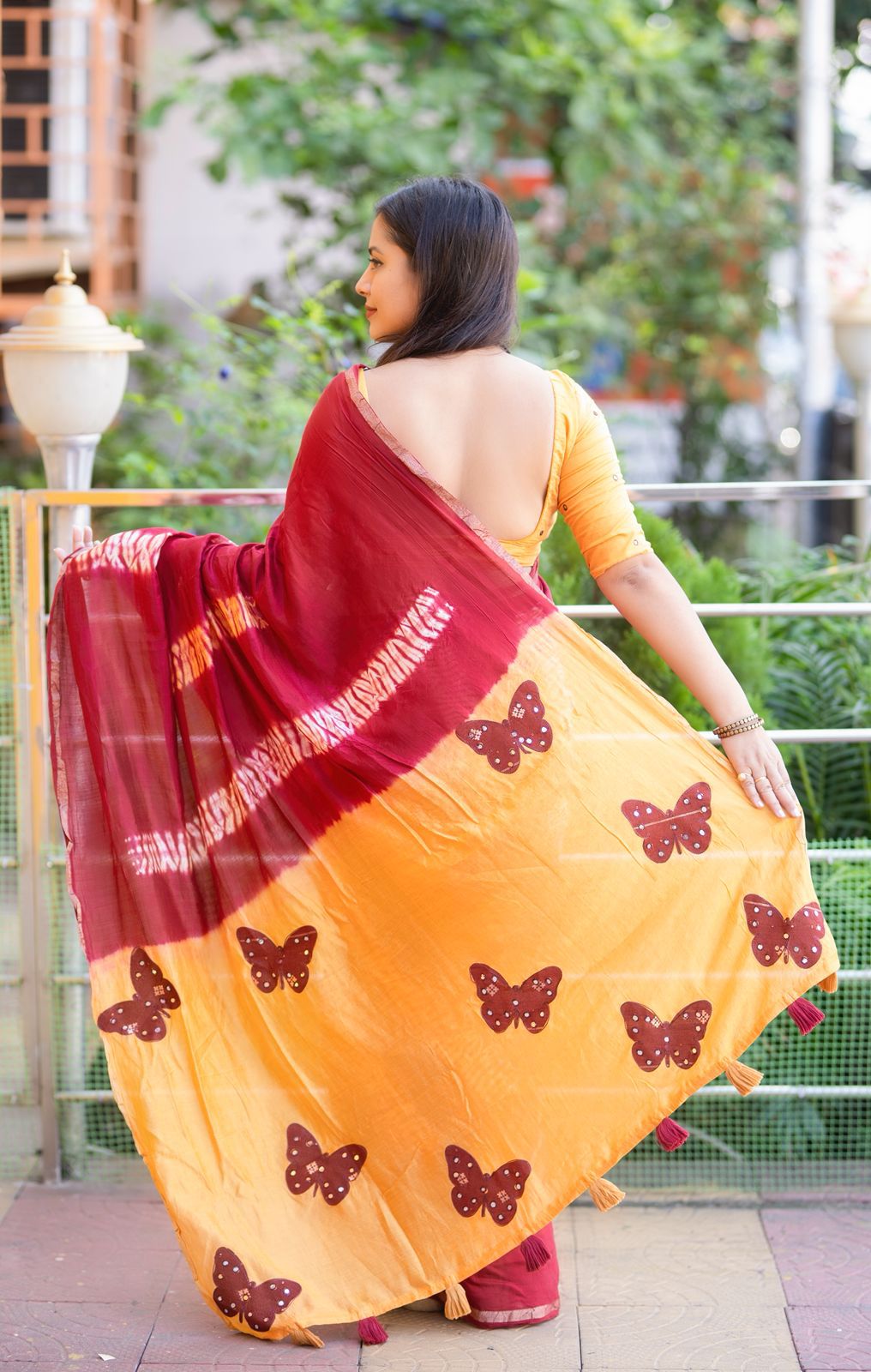 Premium Pure Chanderi Cotton Shibori Saree | Tie-Dye Red Saree with Contrast Blouse & Aari Mirror Work