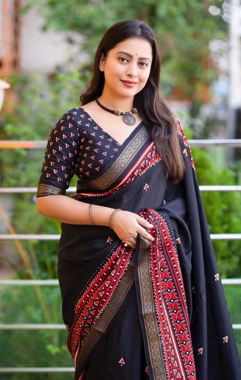 Cotton Crape Pashmina Printed Saree – Black | Soft Cotton Crape with Zari Pattu Border & Running Printed Blouse | Best Seller