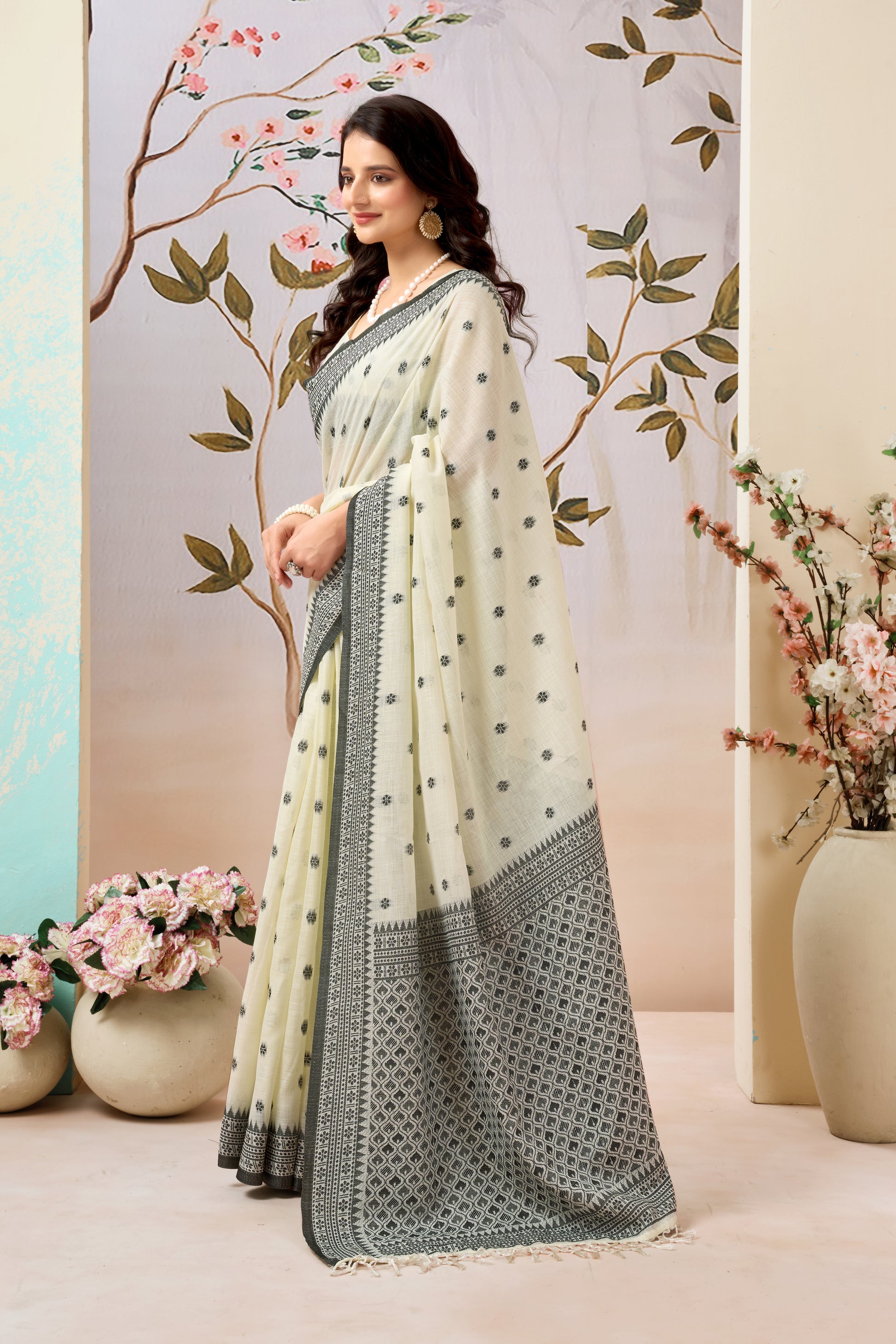 Pure Linen Saree – Effortless Elegance for Everyday Wear