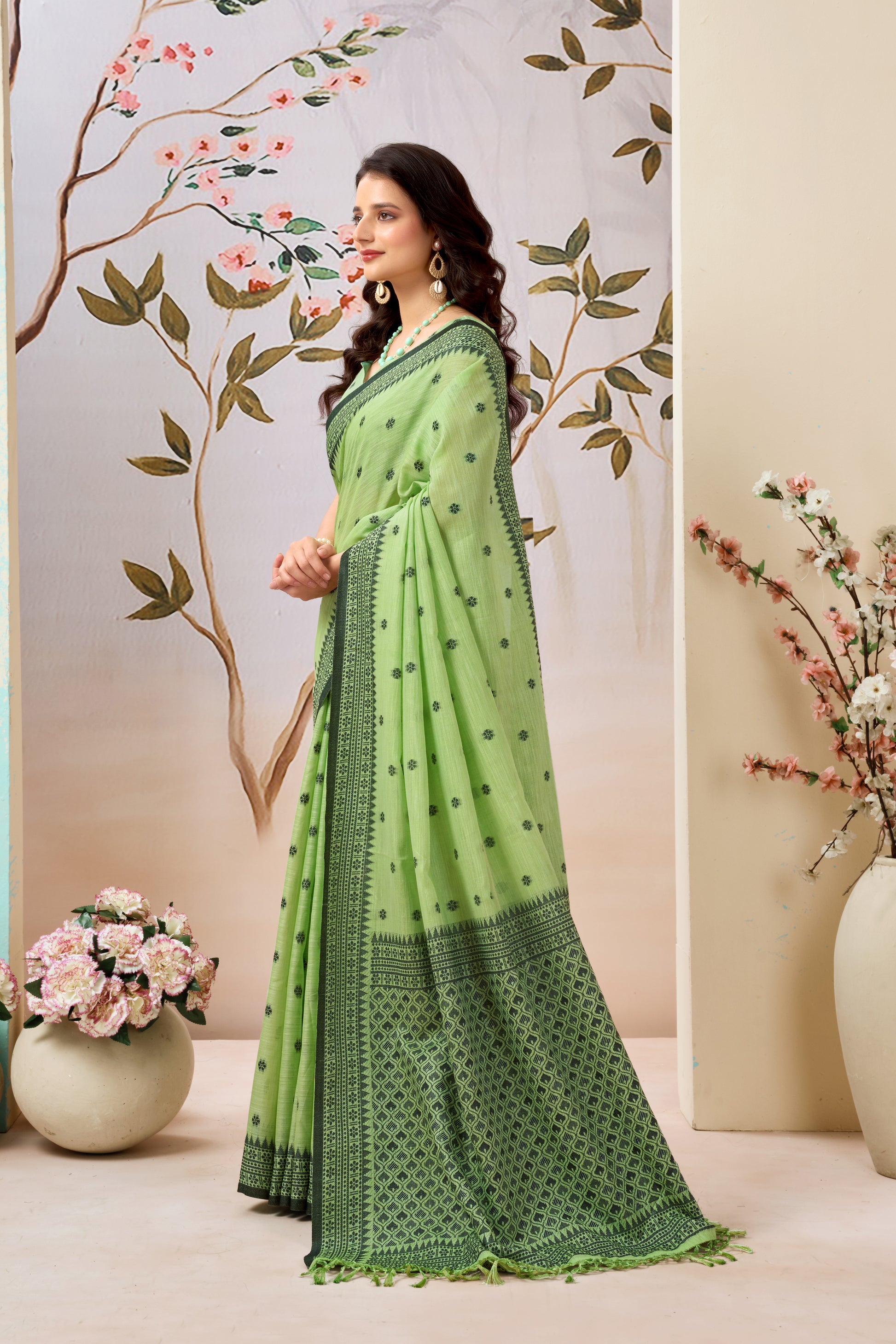 Pure Linen Saree – Effortless Elegance for Everyday Wear