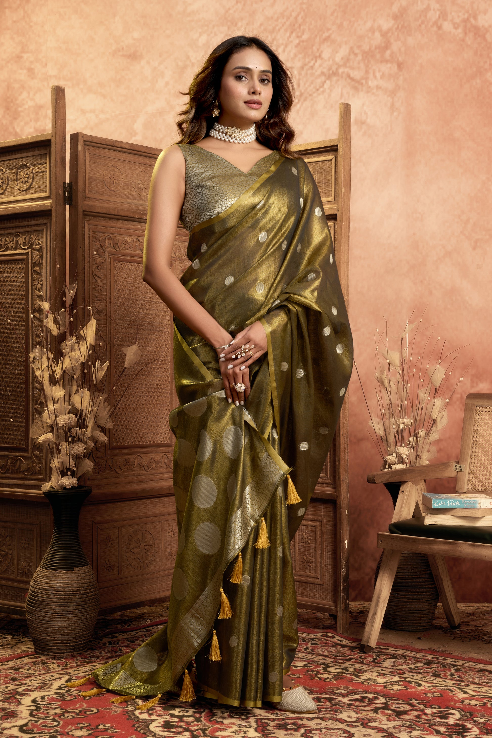 Pure Linen Silk Saree with All-Over Pola Weave & Detailed Pallu Border