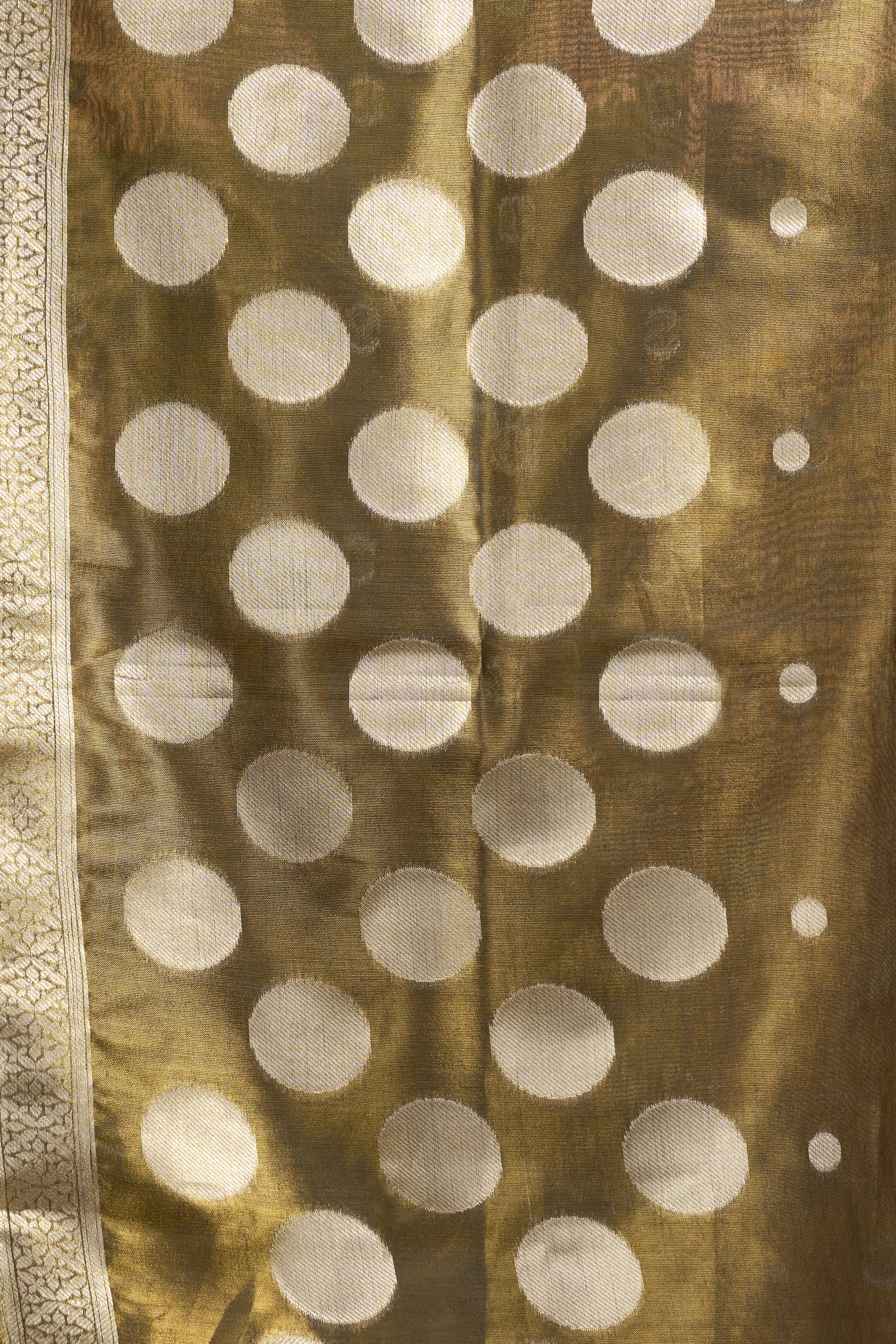 Pure Linen Silk Saree with All-Over Pola Weave & Detailed Pallu Border