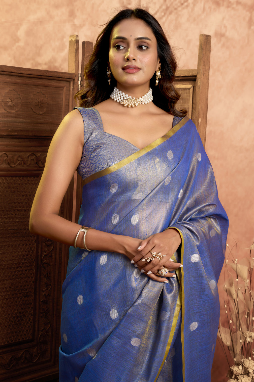 Pure Linen Silk Saree with All-Over Pola Weave & Detailed Pallu Border