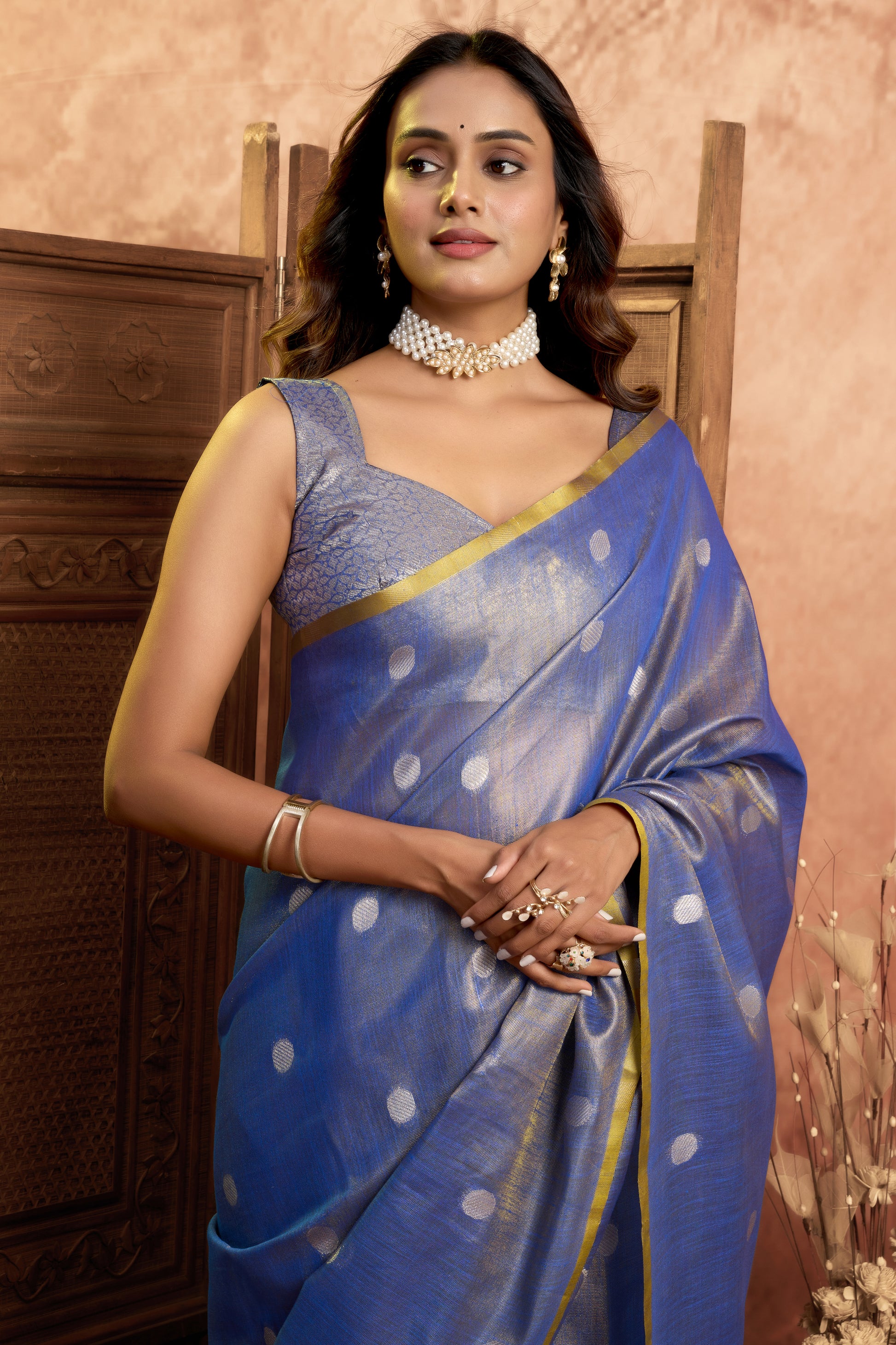 Pure Linen Silk Saree with All-Over Pola Weave & Detailed Pallu Border