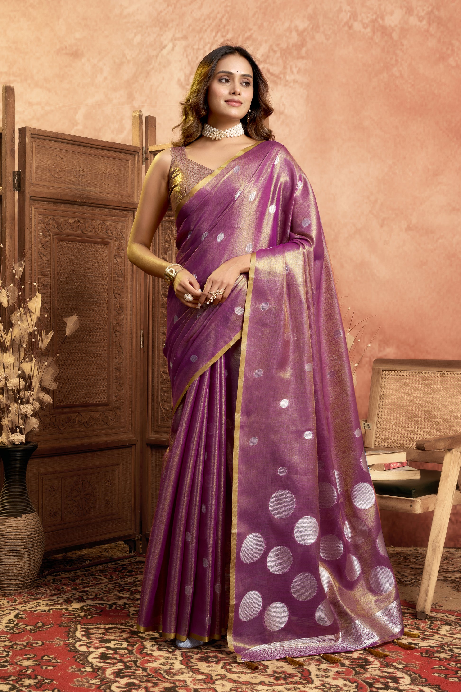 Pure Linen Silk Saree with All-Over Pola Weave & Detailed Pallu Border