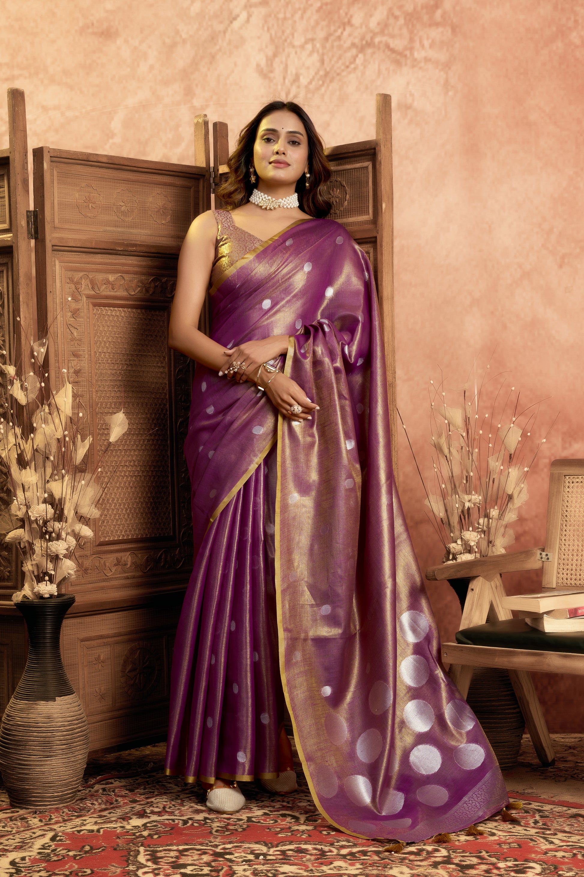 Pure Linen Silk Saree with All-Over Pola Weave & Detailed Pallu Border