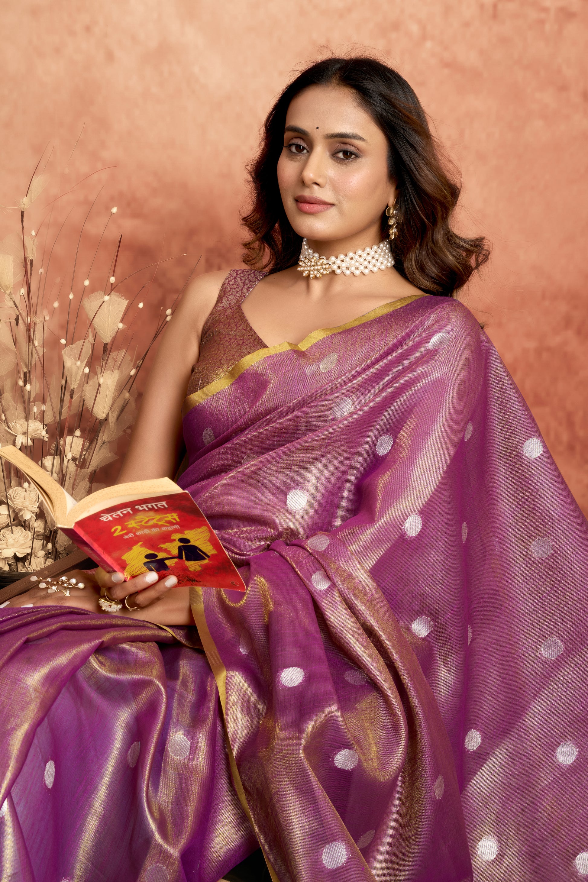 Pure Linen Silk Saree with All-Over Pola Weave & Detailed Pallu Border