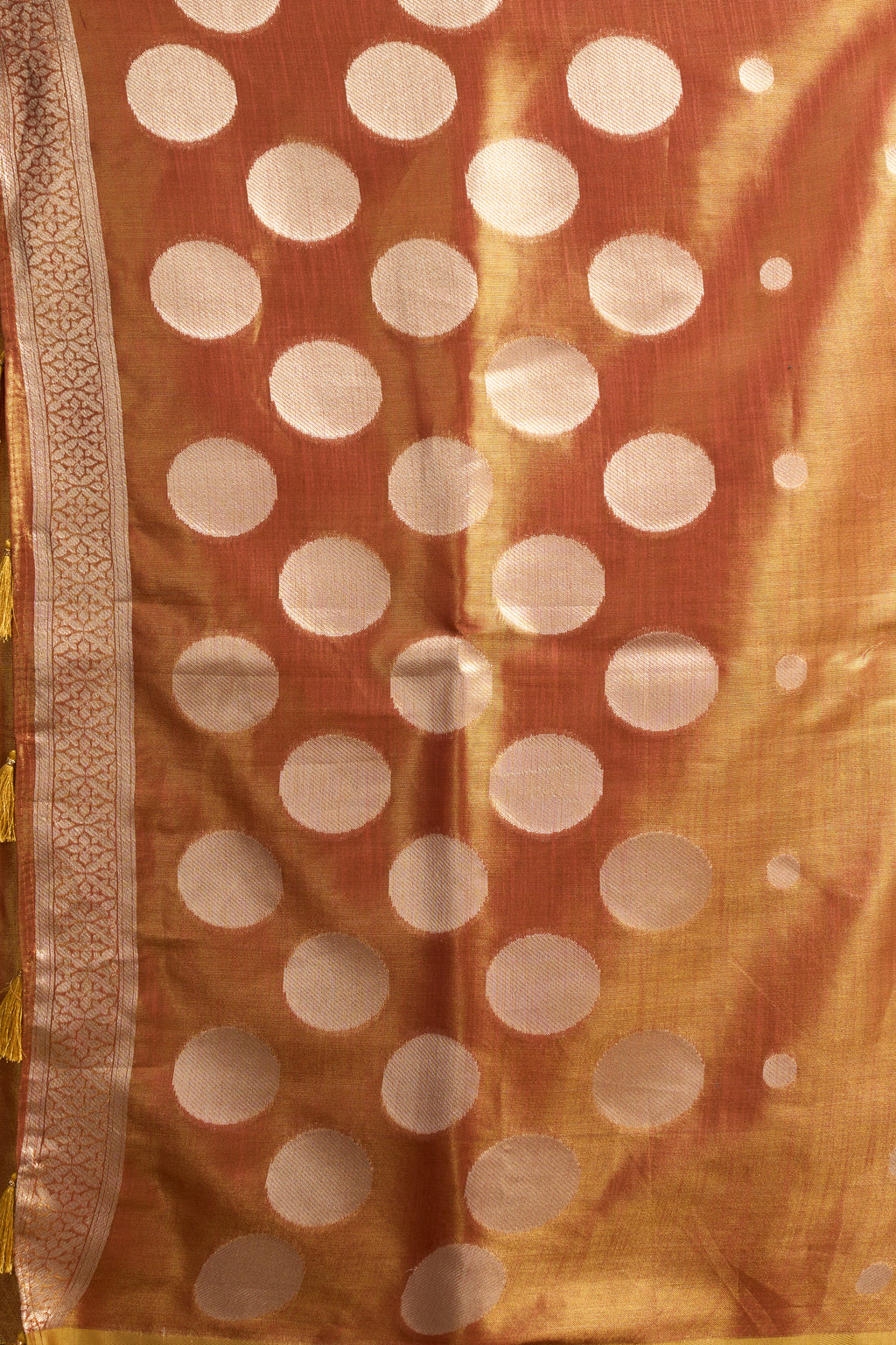 Pure Linen Silk Saree with All-Over Pola Weave & Detailed Pallu Border
