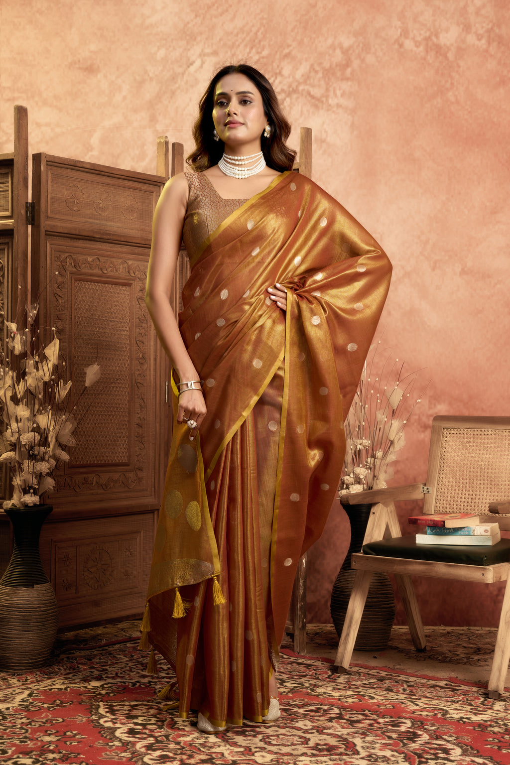 Pure Linen Silk Saree with All-Over Pola Weave & Detailed Pallu Border