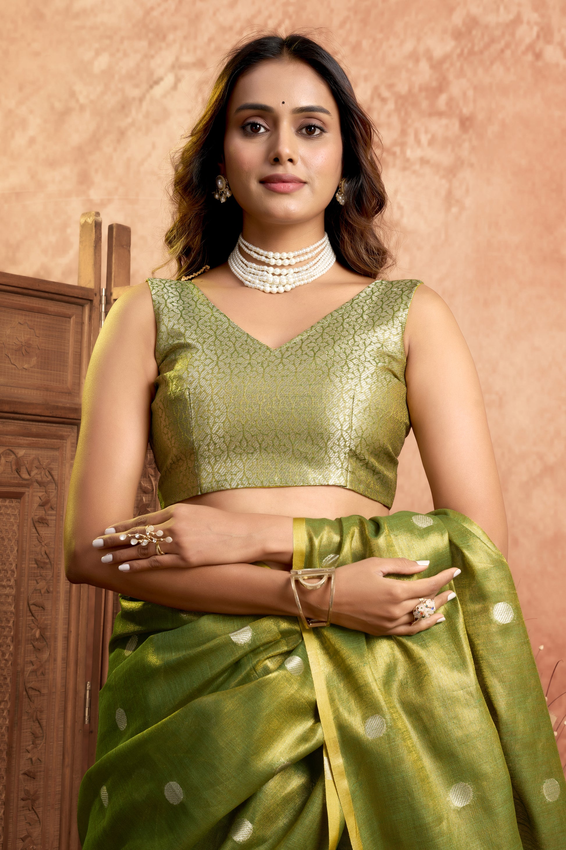 Pure Linen Silk Saree with All-Over Pola Weave & Detailed Pallu Border