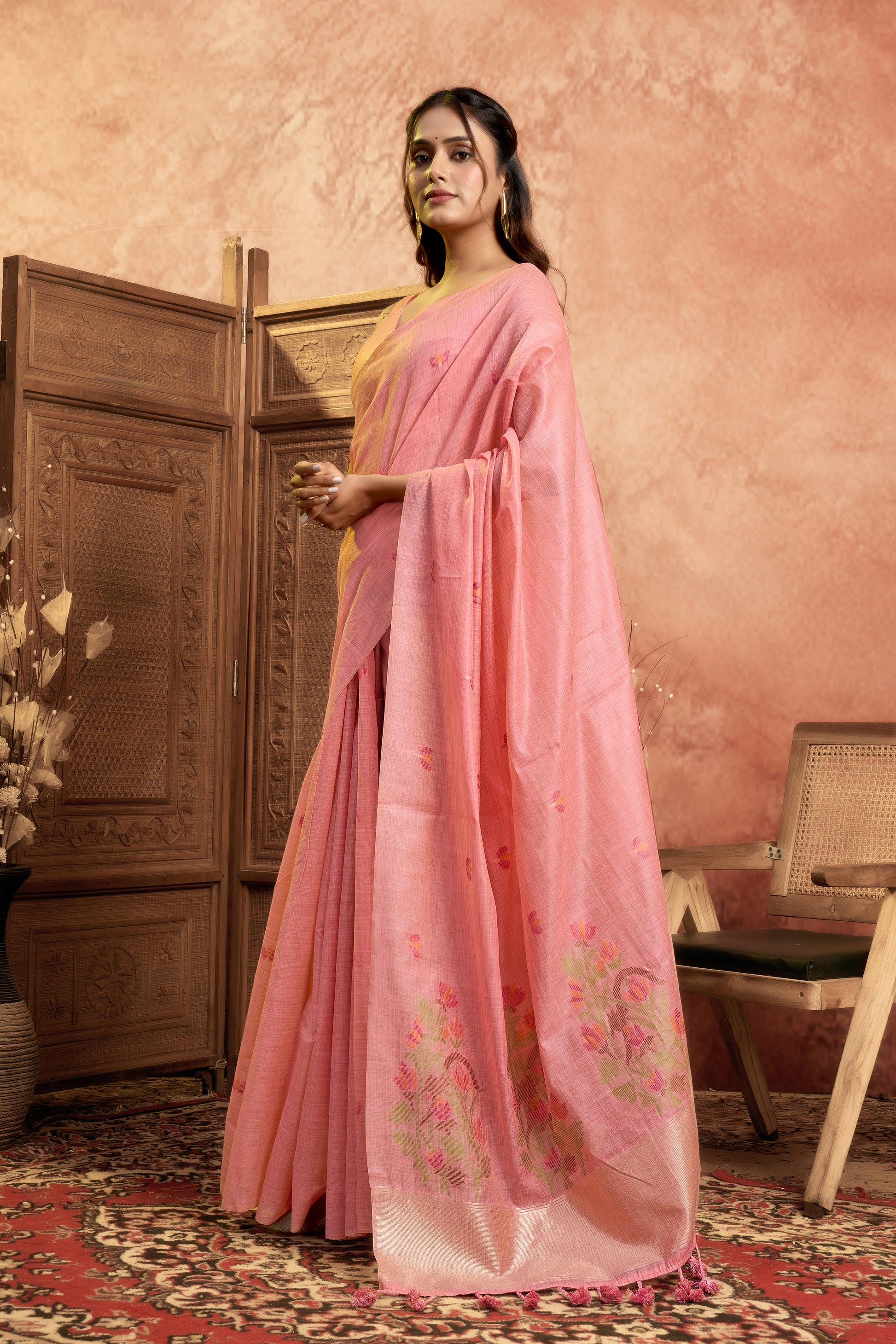 Pure Cotton Jamdani Saree with Zari Pallu Border & Matching Floral Weave Blouse