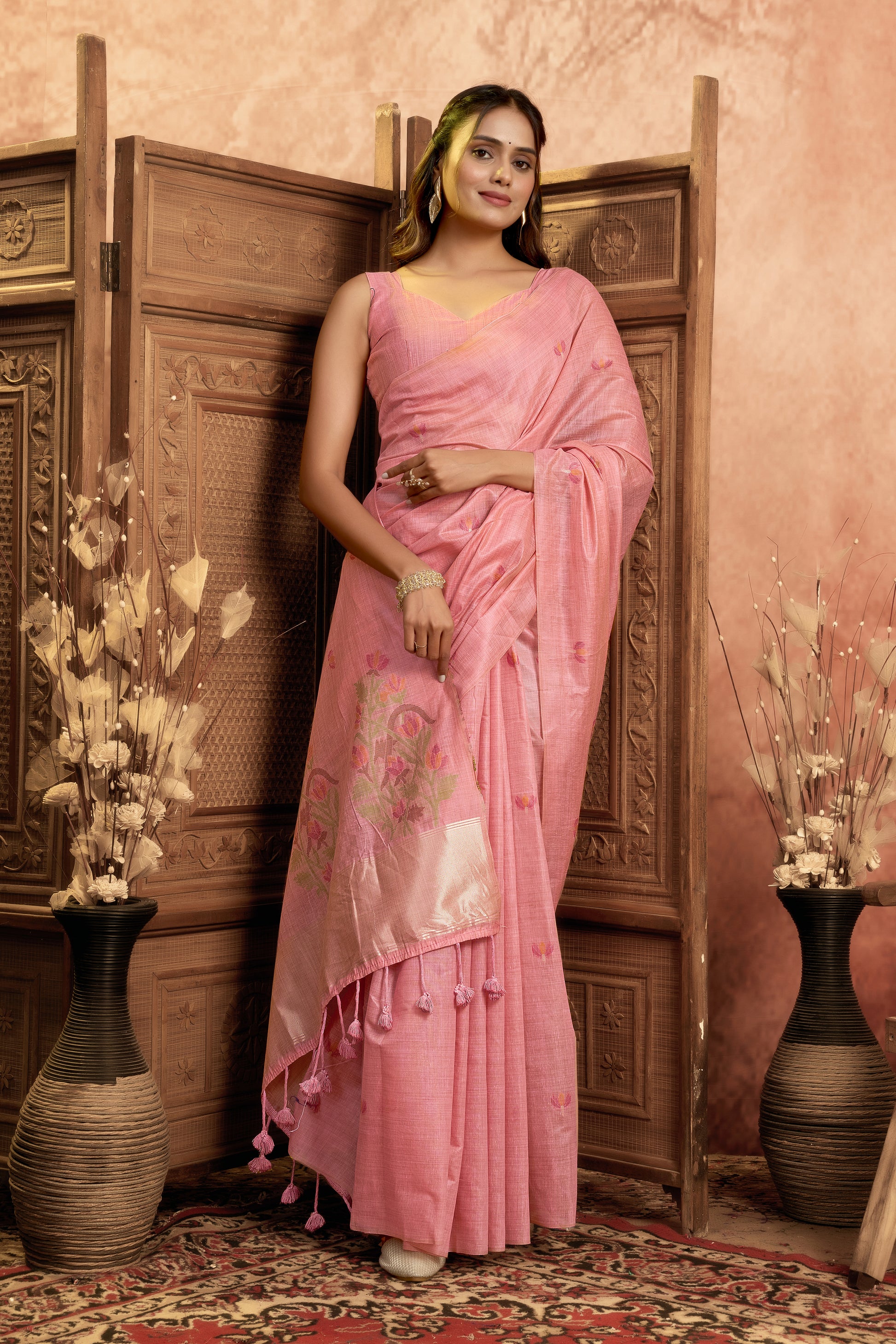 Pure Cotton Jamdani Saree with Zari Pallu Border & Matching Floral Weave Blouse