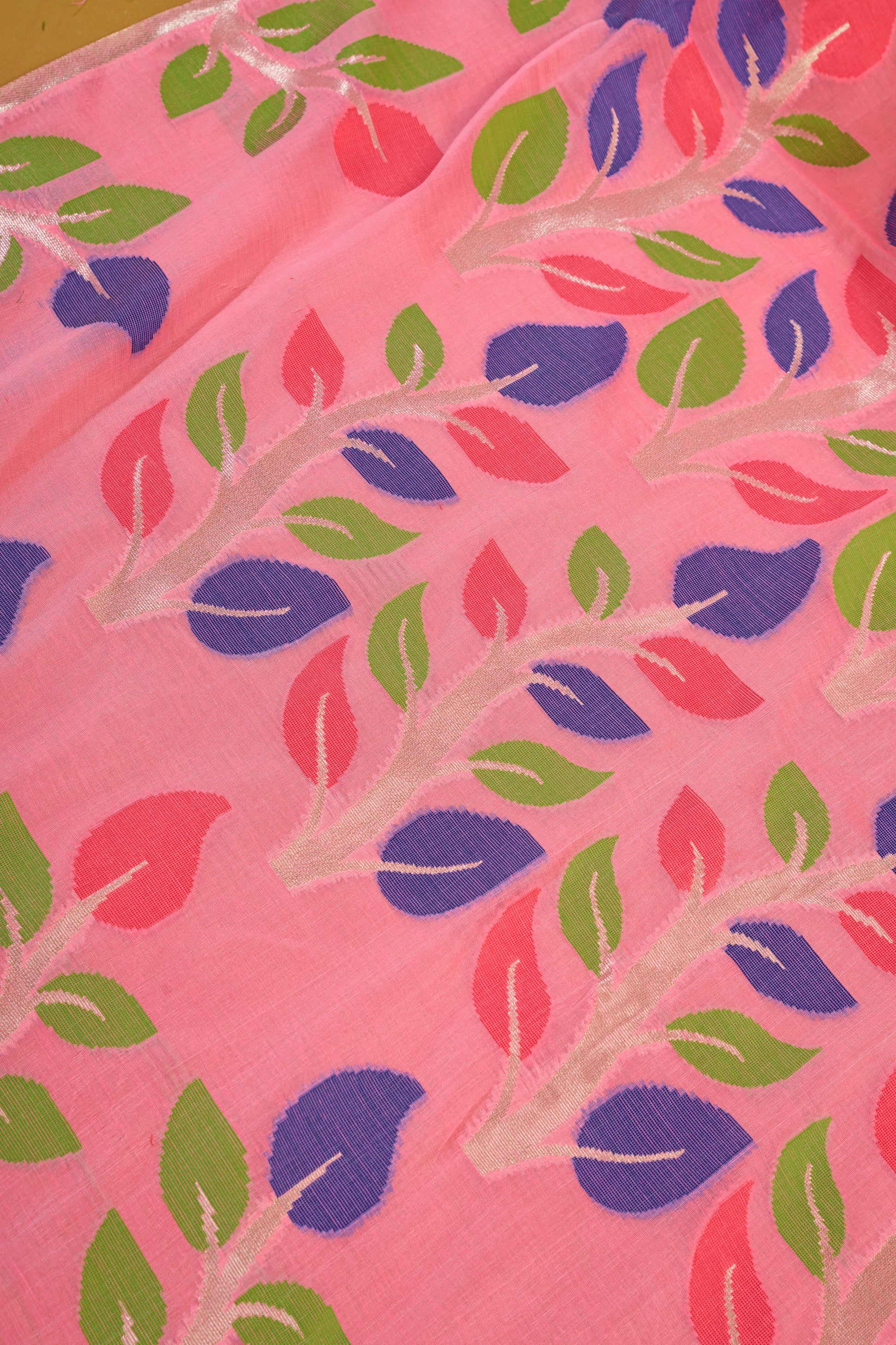 Pure Cotton Spun Floral Jamdani Weave Saree