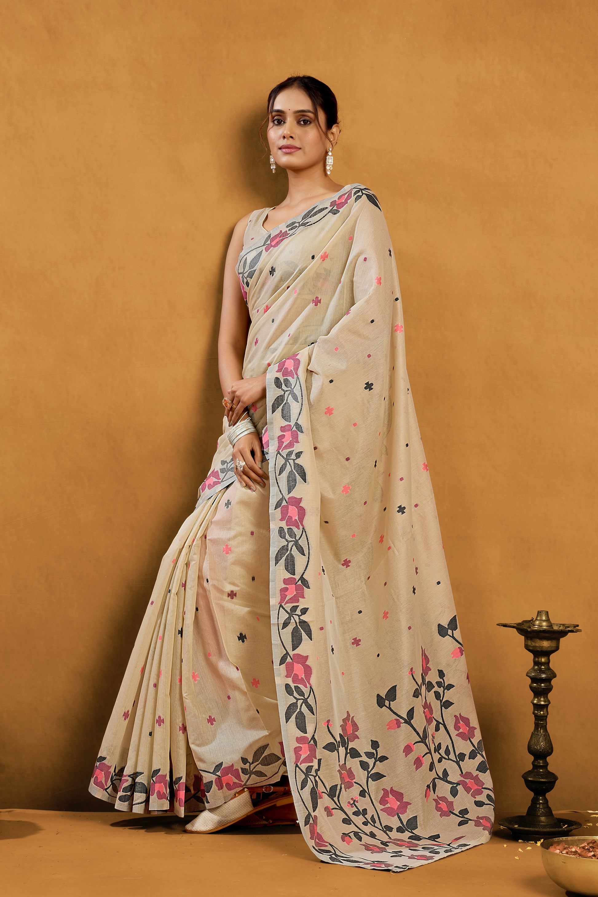 Pure Cotton Spun Floral Jamdani Saree