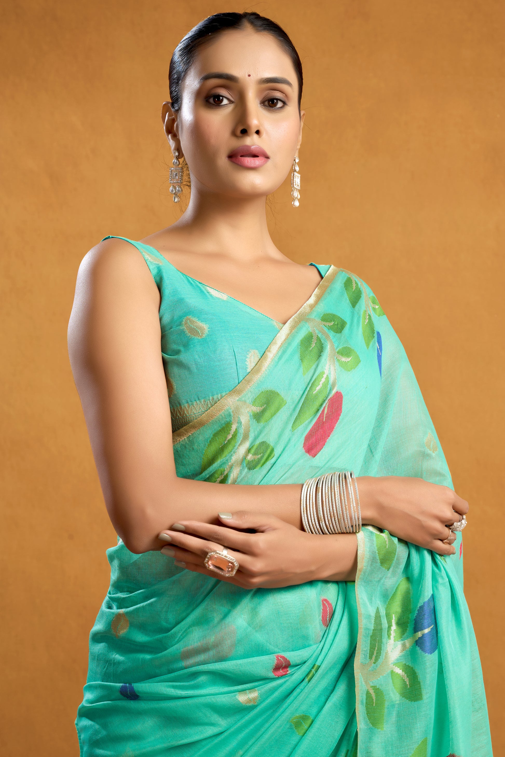 Pure Cotton Spun Floral Jamdani Weave Saree