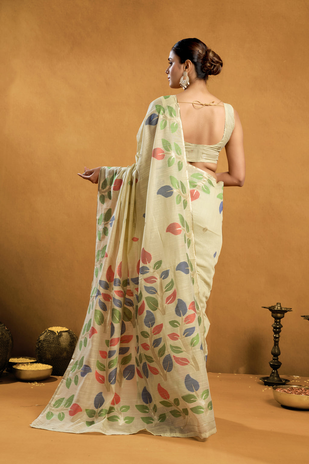 Pure Cotton Spun Floral Jamdani Weave Saree