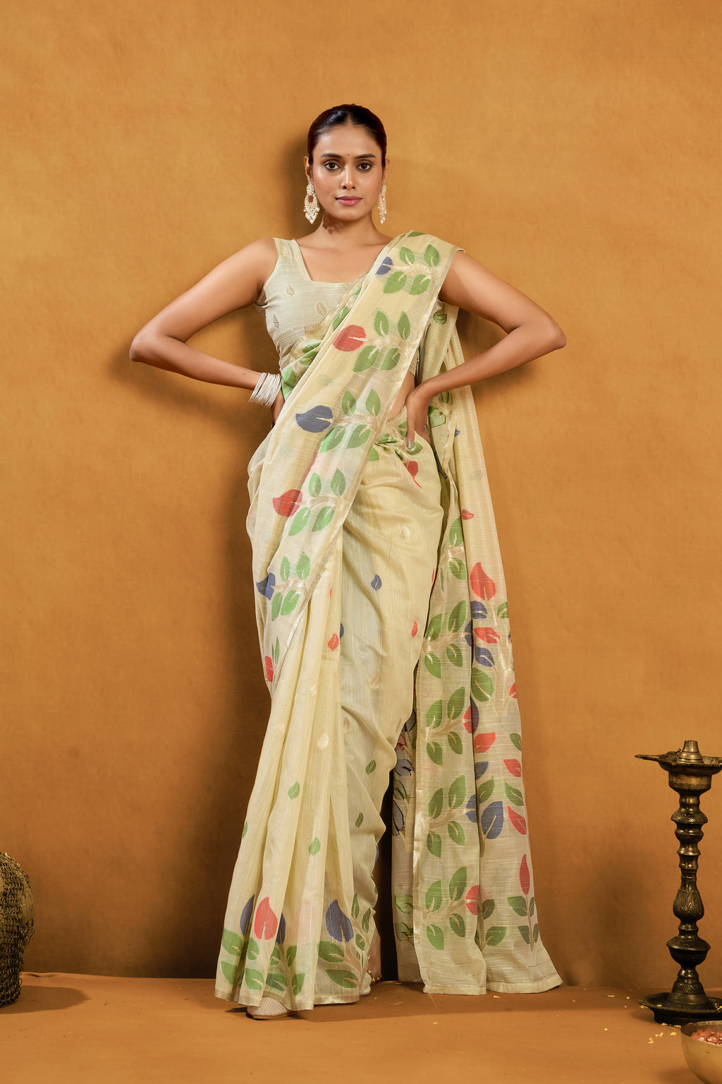 Pure Cotton Spun Floral Jamdani Weave Saree