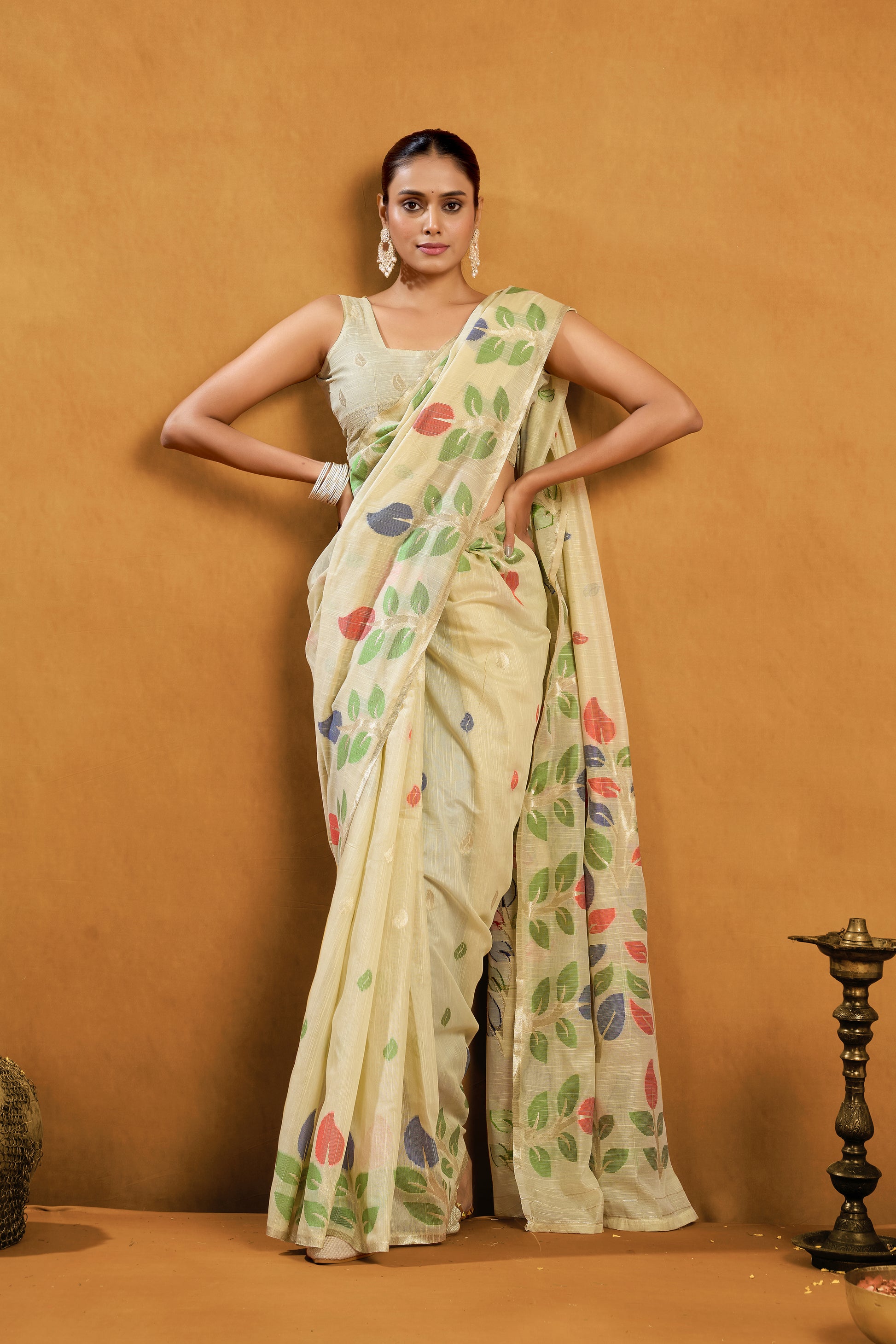 Pure Cotton Spun Floral Jamdani Weave Saree