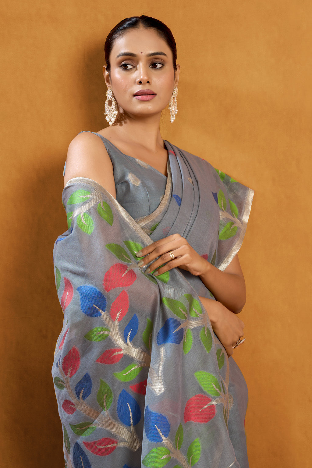 Pure Cotton Spun Floral Jamdani Weave Saree