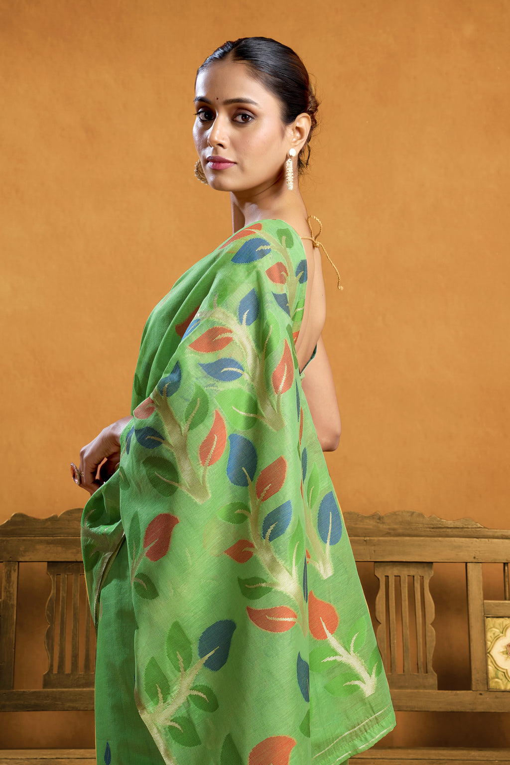 Pure Cotton Spun Floral Jamdani Weave Saree