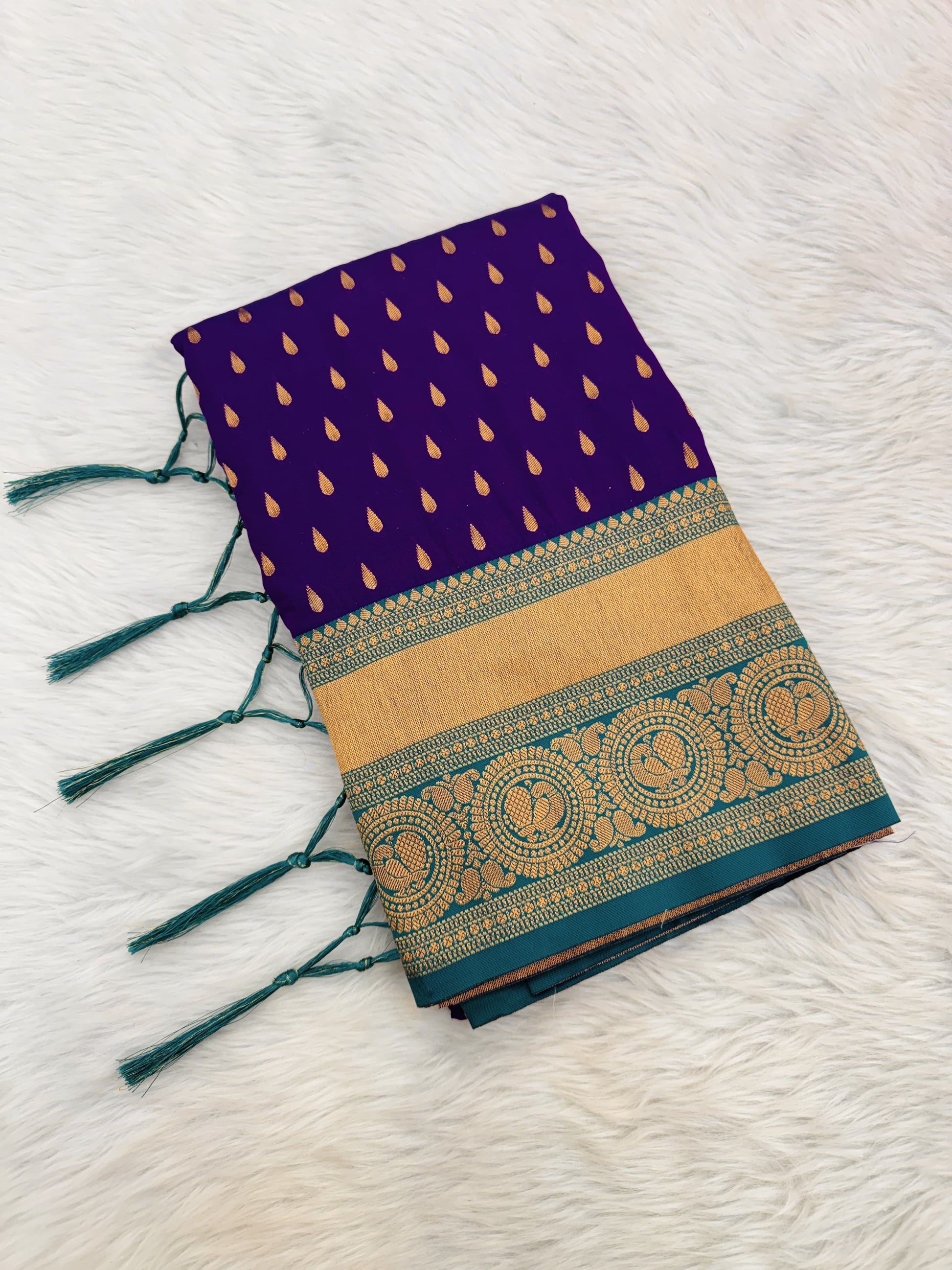 Handwoven Premium Paithani Saree with 1000 Butti & Contrast Pallu