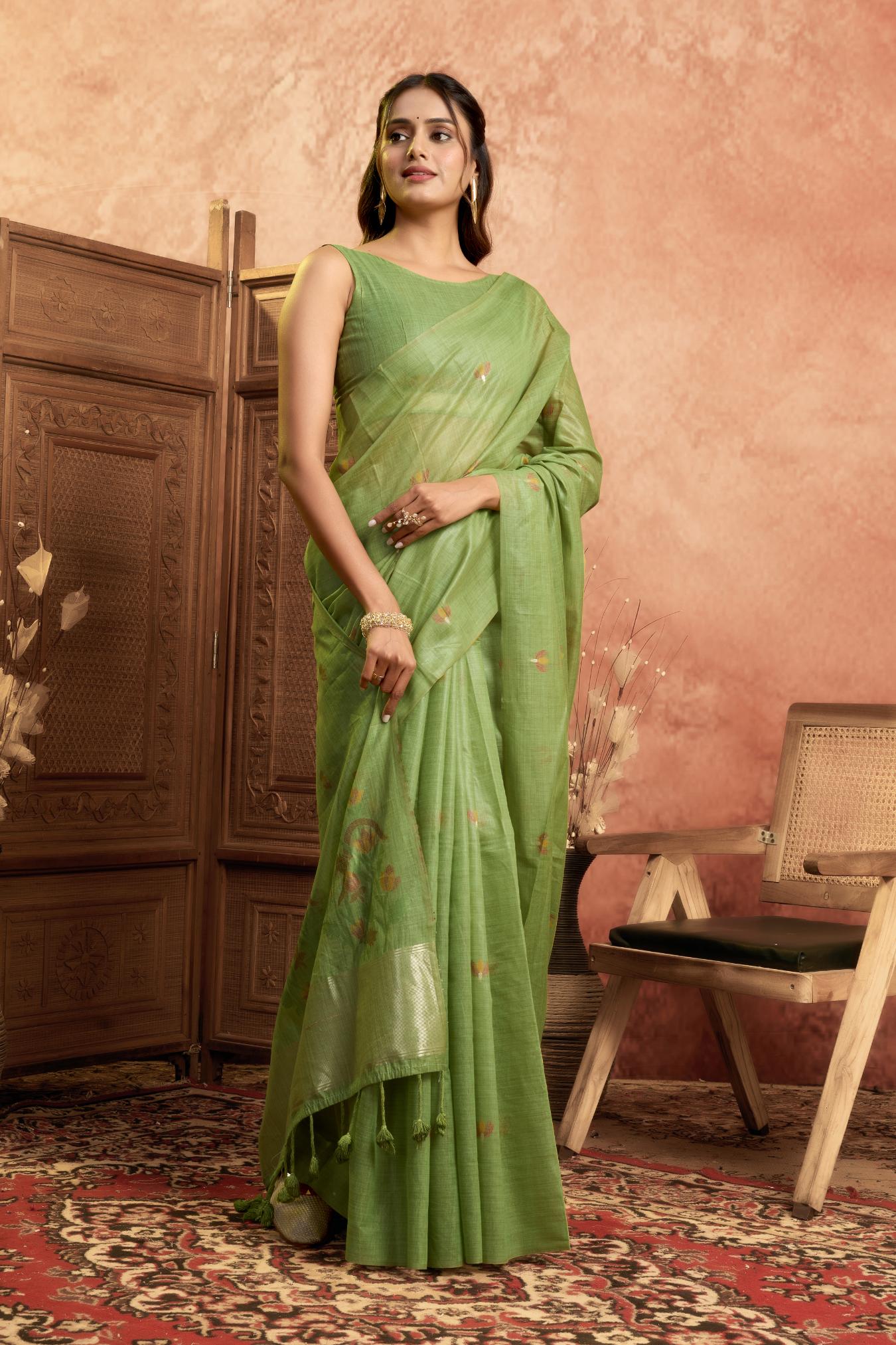 Pure Cotton Jamdani Saree with Zari Pallu Border & Matching Floral Weave Blouse