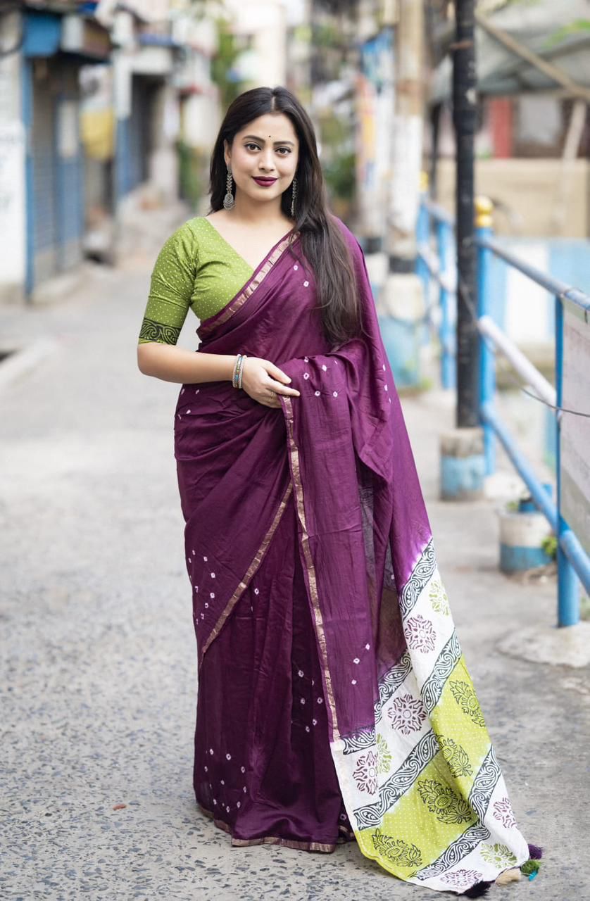 Handcrafted Bandhani Saree with Artistic Block Prints