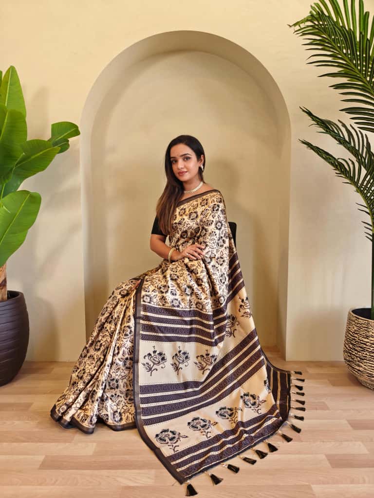 Swaraali Pure Dola Viscose Saree with Digital Print & Zari Patta Border