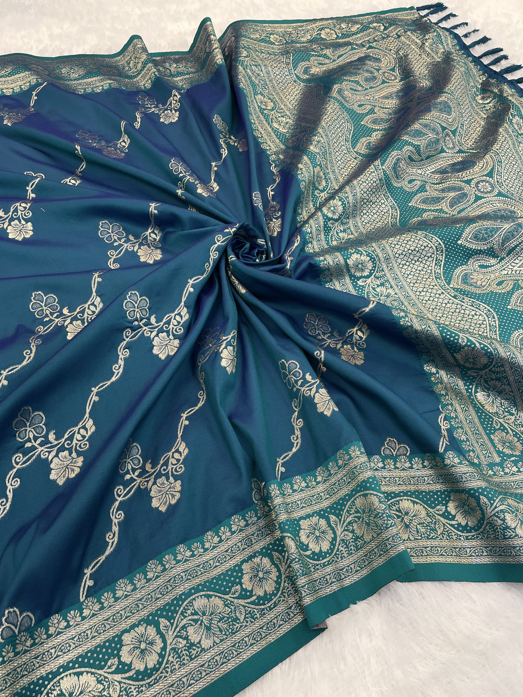 Banarasi Soft Silk Saree with Intricate Silver Zari Jaal & Regal Pallu