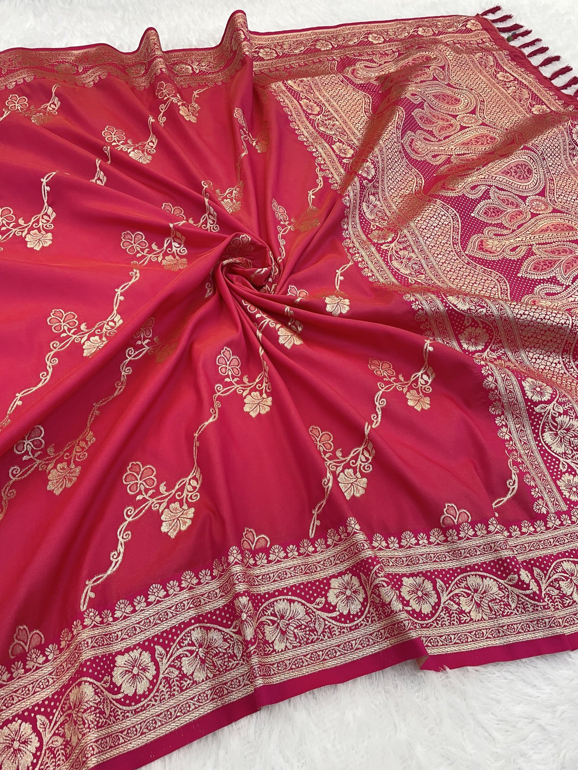 Banarasi Soft Silk Saree with Intricate Silver Zari Jaal & Regal Pallu